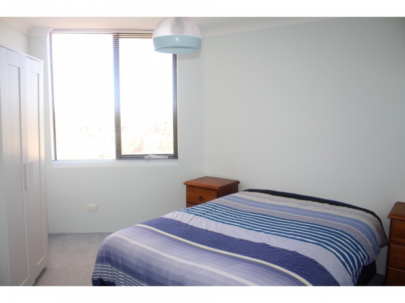 27/6A Valley Rd, Halls Head WA 6210