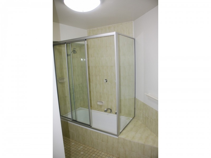 27/6A Valley Rd, Halls Head WA 6210