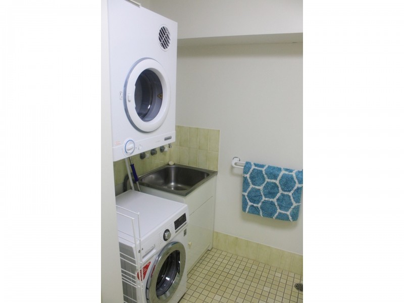 27/6A Valley Rd, Halls Head WA 6210