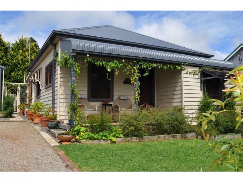18 Ebury Street, Bundanoon NSW 2578