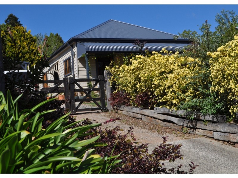 18 Ebury Street, Bundanoon NSW 2578