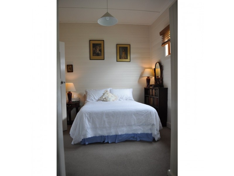 18 Ebury Street, Bundanoon NSW 2578