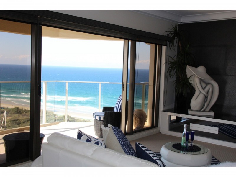 132/2 Admiralty Drive, Paradise Waters QLD 4217