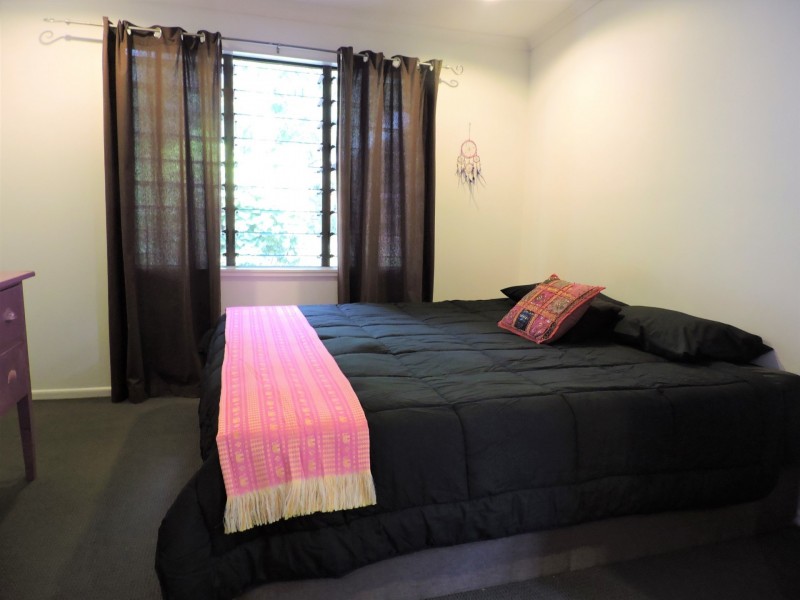 16 Arizona Crescent, White Rock QLD 4868