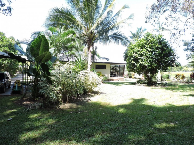 16 Arizona Crescent, White Rock QLD 4868