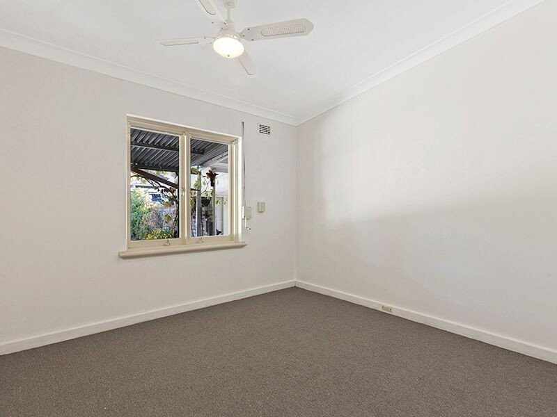 33 Sevington Street, Maddington WA 6109