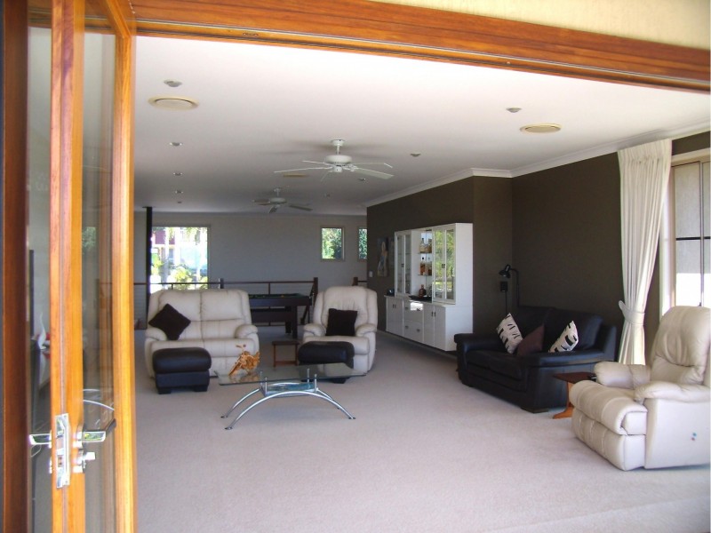 13 Parklane Place, Highland Park QLD 4211
