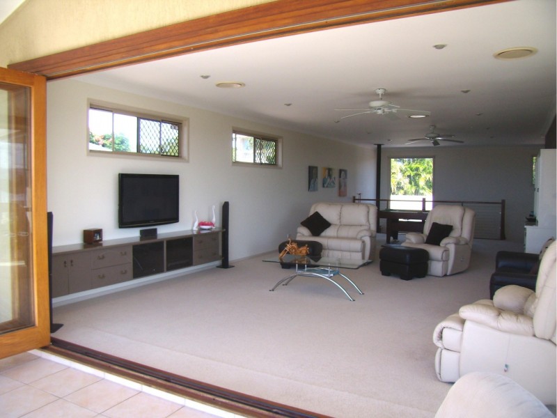 13 Parklane Place, Highland Park QLD 4211