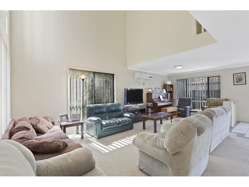 10 Encore Crescent, Ashmore QLD 4214