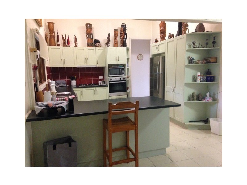 42 Albany Road, Hyde Park QLD 4812