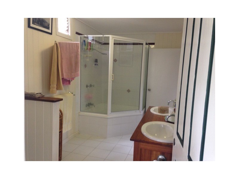 42 Albany Road, Hyde Park QLD 4812