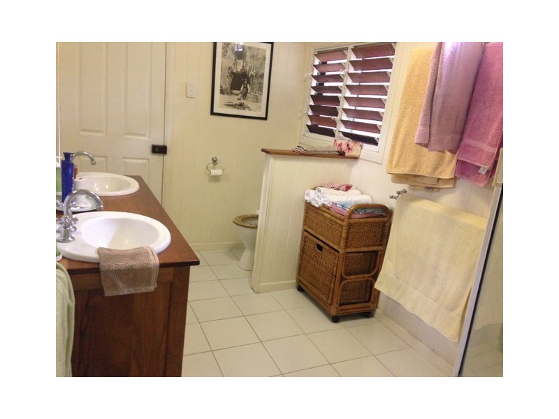 42 Albany Road, Hyde Park QLD 4812