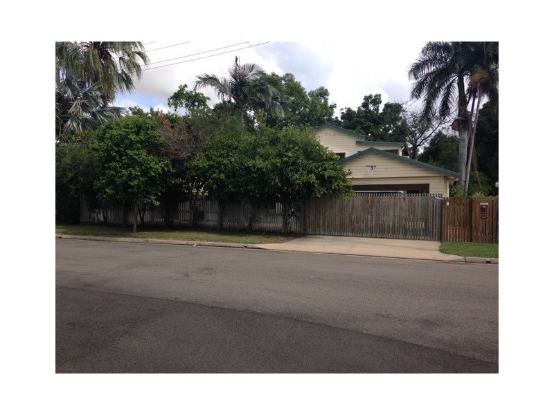 42 Albany Road, Hyde Park QLD 4812