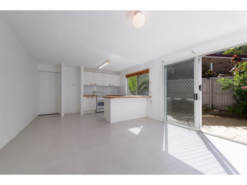 2/8 Eastern Court, Mount Coolum QLD 4573