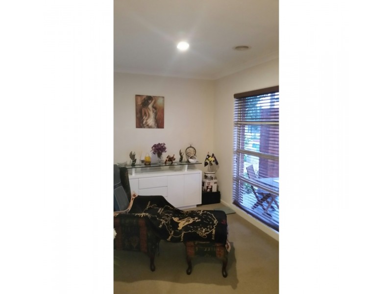 24 Britton Drive, Pakenham VIC 3810