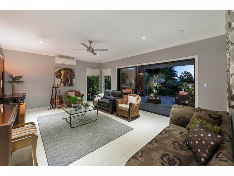 155 Gibson Crescent, Bellbowrie QLD 4070