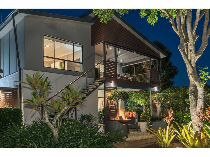 155 Gibson Crescent, Bellbowrie QLD 4070