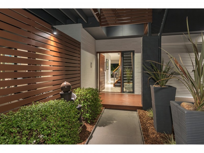 155 Gibson Crescent, Bellbowrie QLD 4070