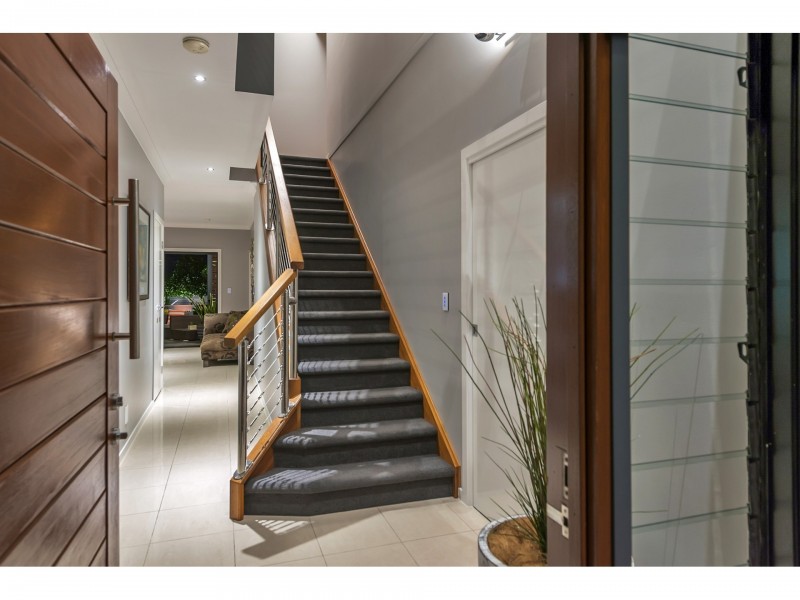 155 Gibson Crescent, Bellbowrie QLD 4070