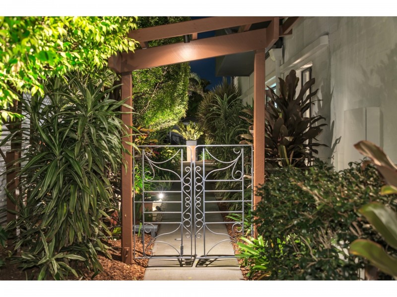 155 Gibson Crescent, Bellbowrie QLD 4070