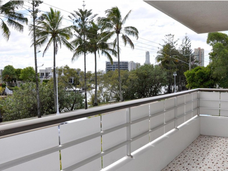 1/23 Watson Esplanade, Surfers Paradise QLD 4217