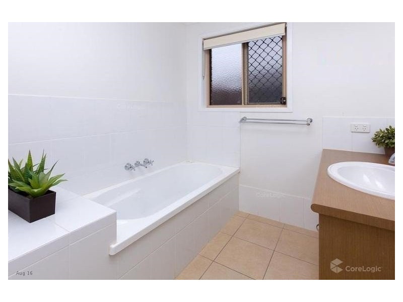 4 Greenside Grove, Berrinba QLD 4117