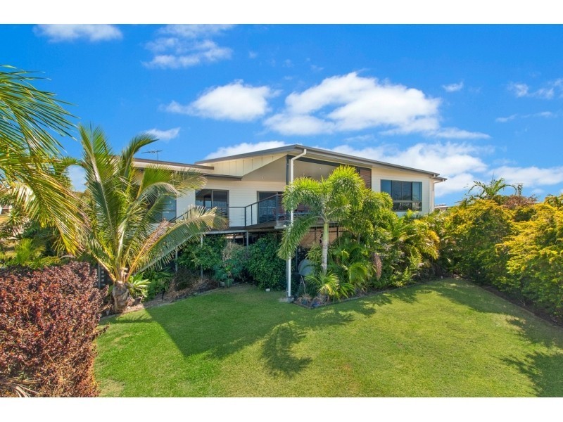 26 Shutehaven Circuit, Bushland Beach QLD 4818