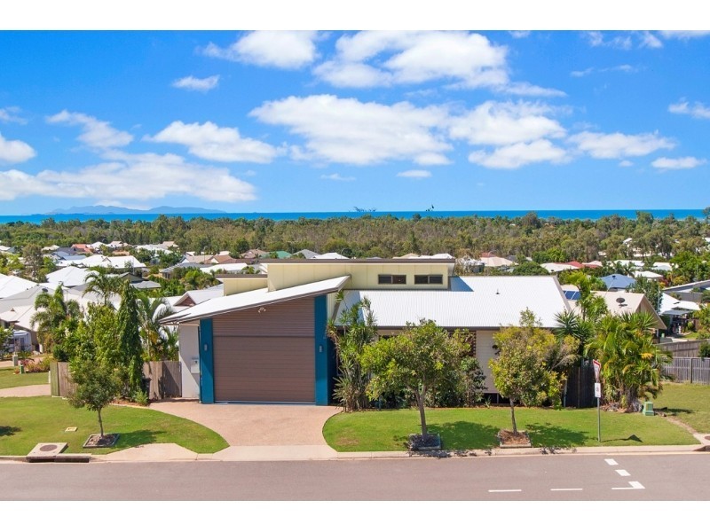 26 Shutehaven Circuit, Bushland Beach QLD 4818