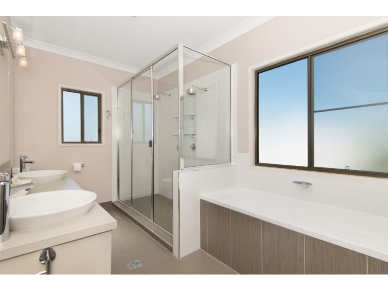 26 Shutehaven Circuit, Bushland Beach QLD 4818