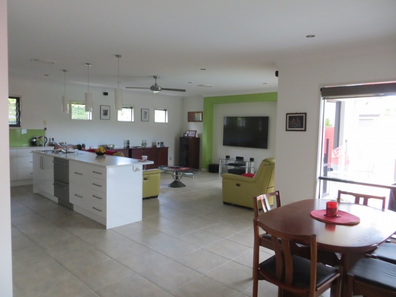 6 Essen Place, Oxenford QLD 4210
