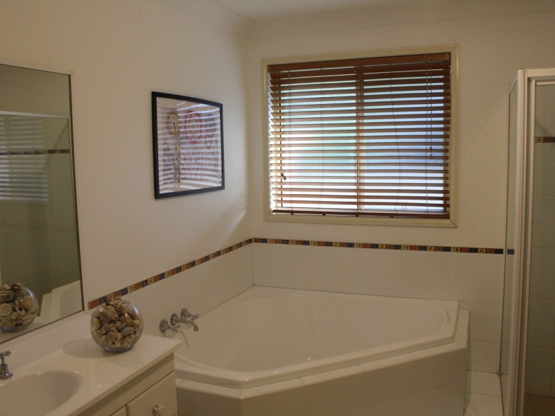 15 Hebrides Road, Fletcher NSW 2287