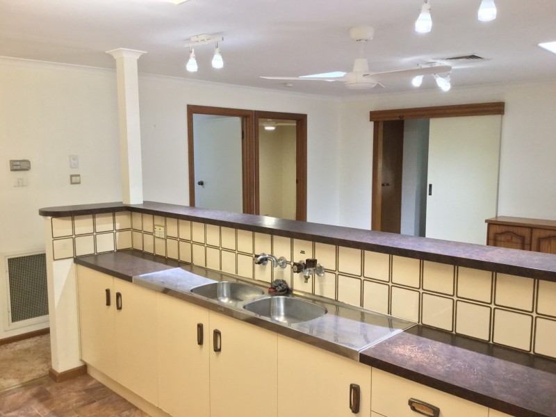 8 Nicol Street, Mclaren Vale SA 5171