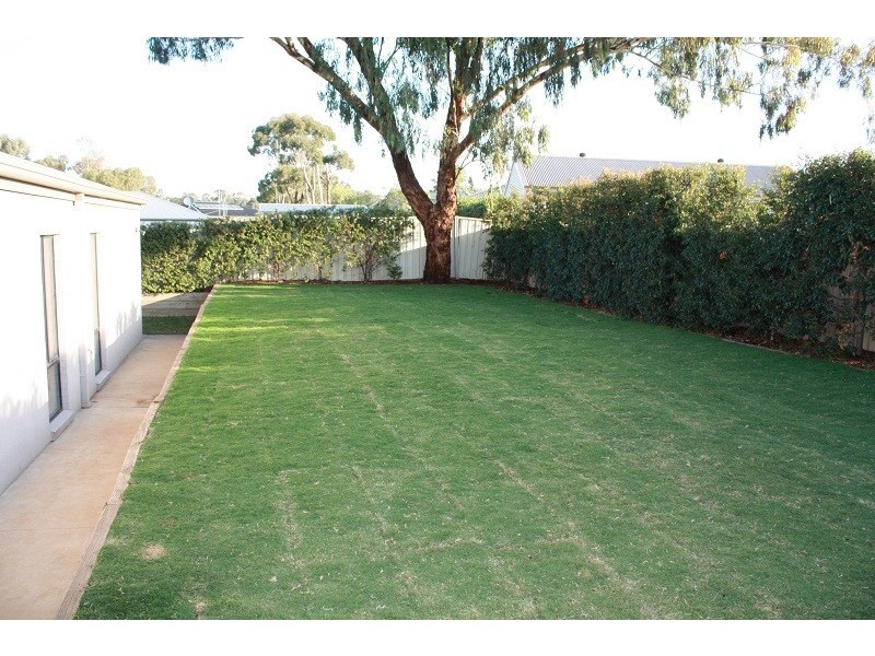 35 Ambrosia Rise, Epsom VIC 3551