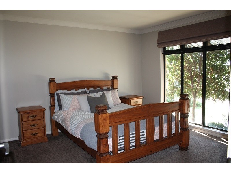 35 Ambrosia Rise, Epsom VIC 3551