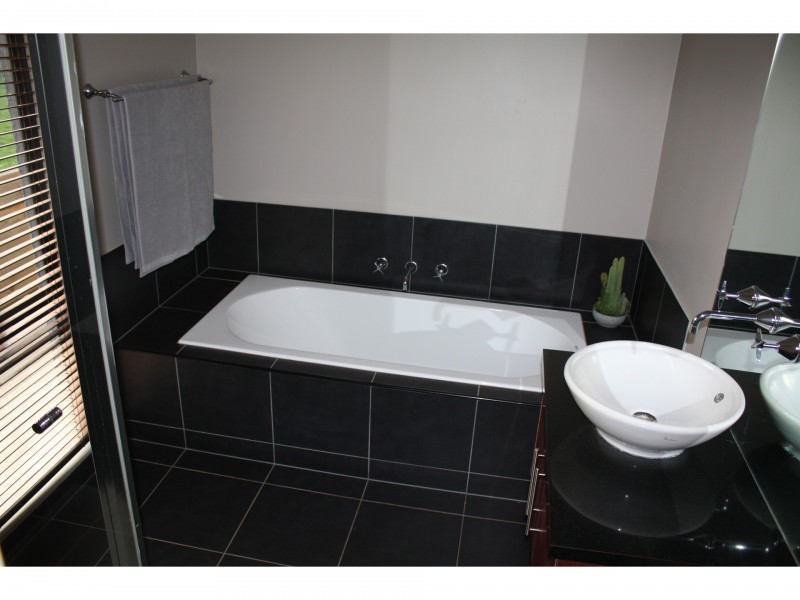 35 Ambrosia Rise, Epsom VIC 3551