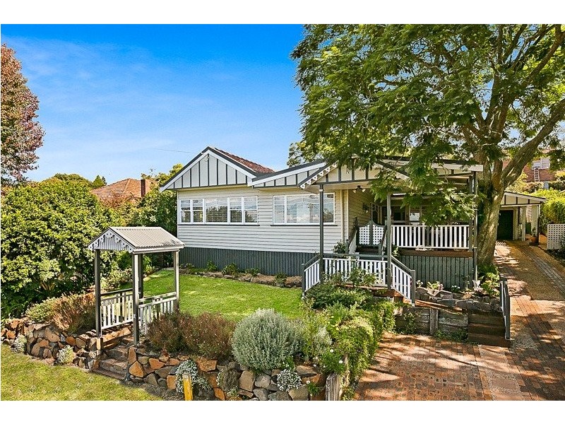 1A Curzon Street, Mount Lofty QLD 4350