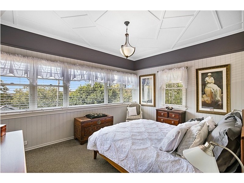 1A Curzon Street, Mount Lofty QLD 4350