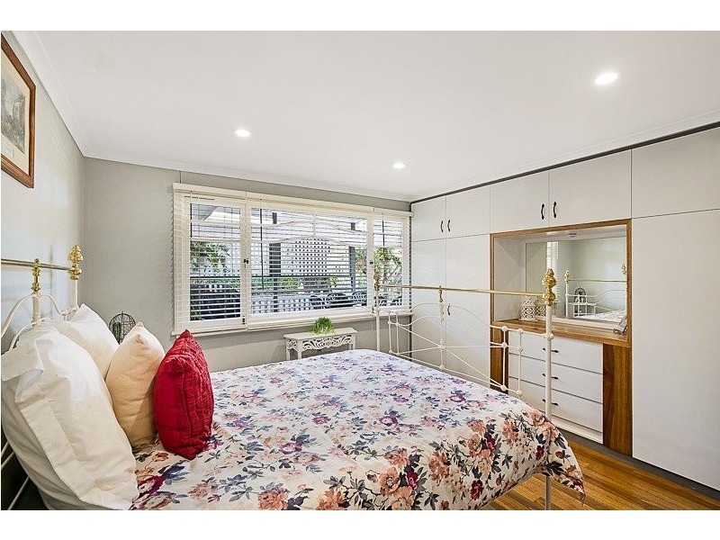 1A Curzon Street, Mount Lofty QLD 4350