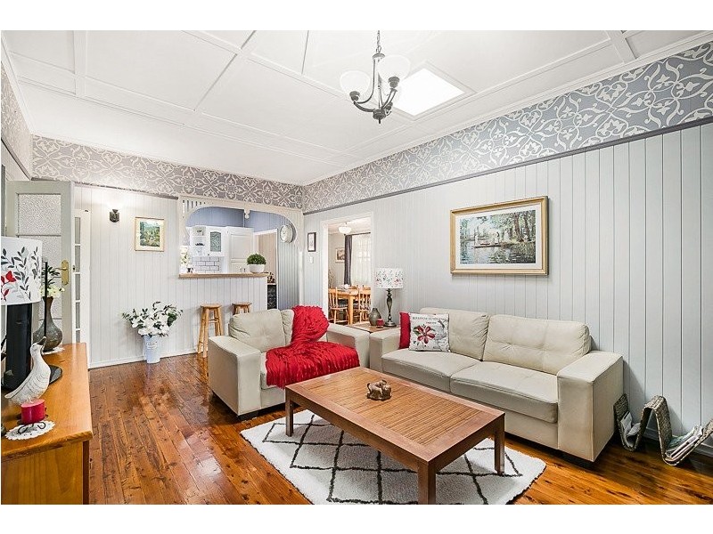 1A Curzon Street, Mount Lofty QLD 4350