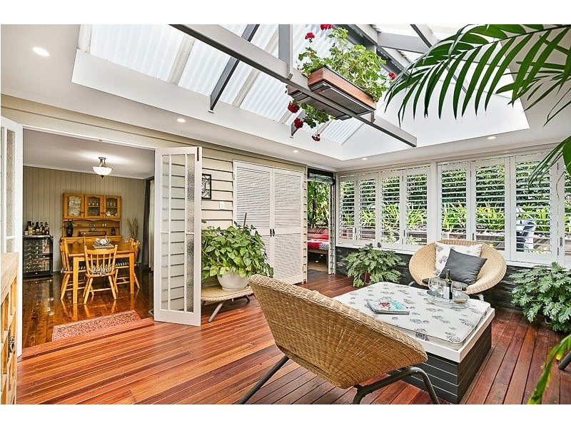 1A Curzon Street, Mount Lofty QLD 4350