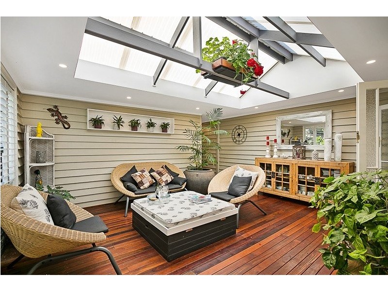 1A Curzon Street, Mount Lofty QLD 4350