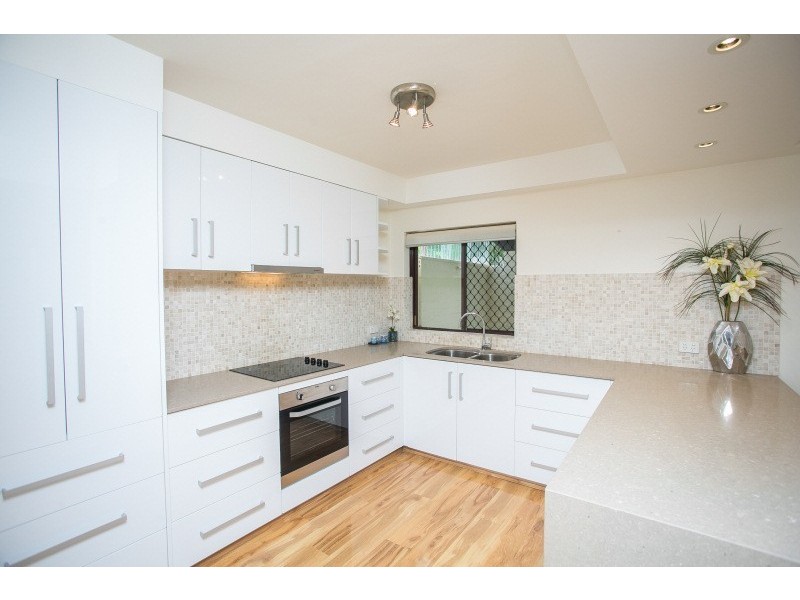 4/11 South Terrace, Como WA 6152