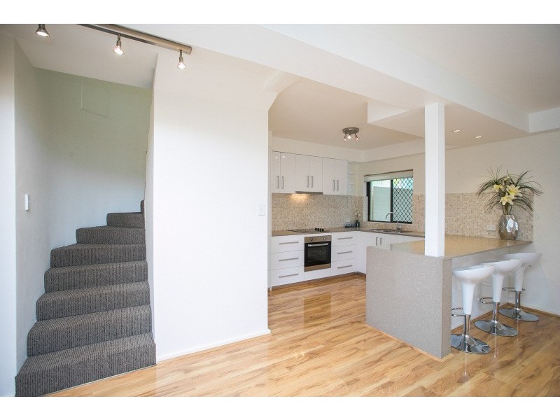 4/11 South Terrace, Como WA 6152