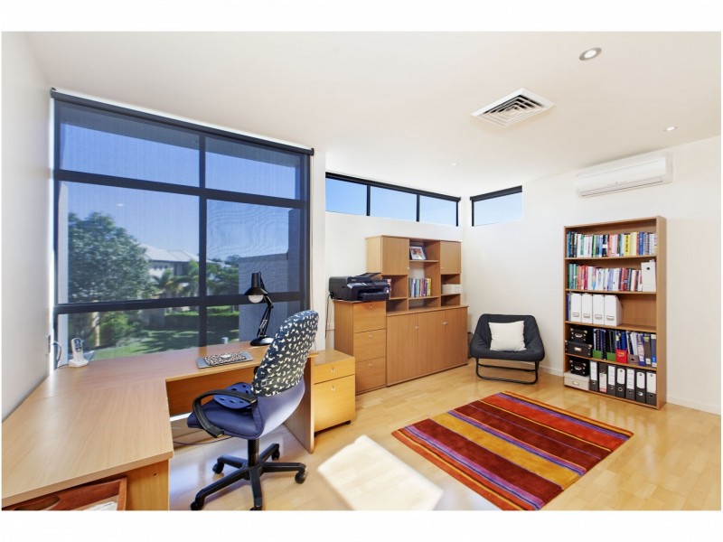 2 Kurrewa Lane, Coomera Waters QLD 4209