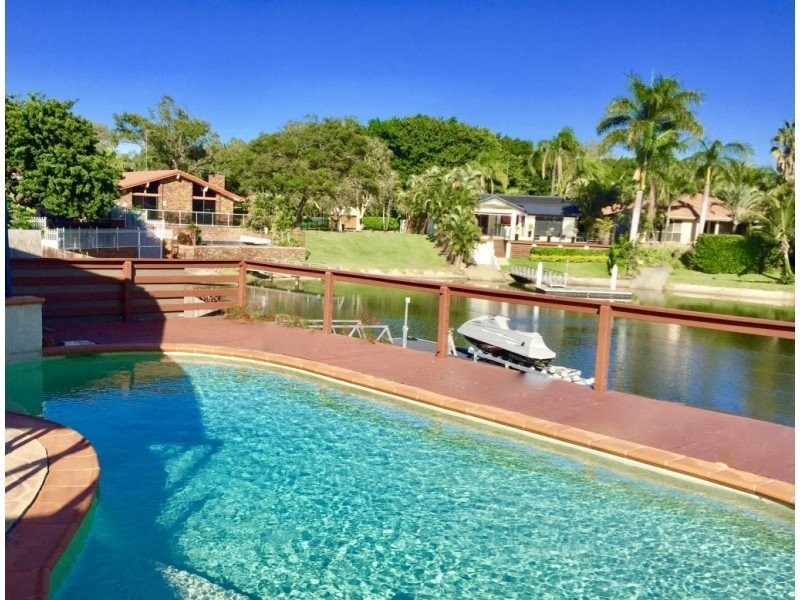 6 Cedar Place, Broadbeach Waters QLD 4218