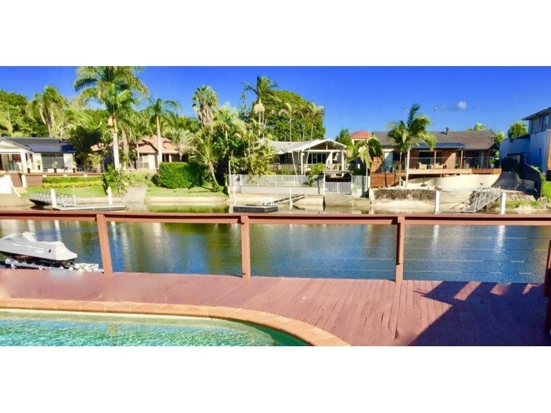 6 Cedar Place, Broadbeach Waters QLD 4218