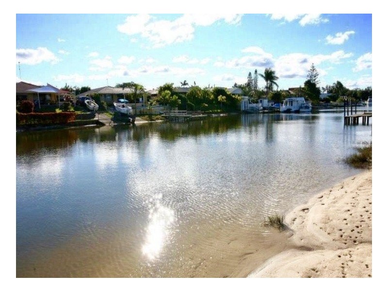 6 Cedar Place, Broadbeach Waters QLD 4218