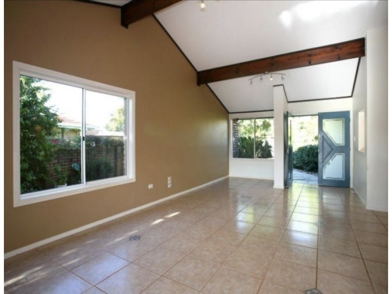 6 Cedar Place, Broadbeach Waters QLD 4218
