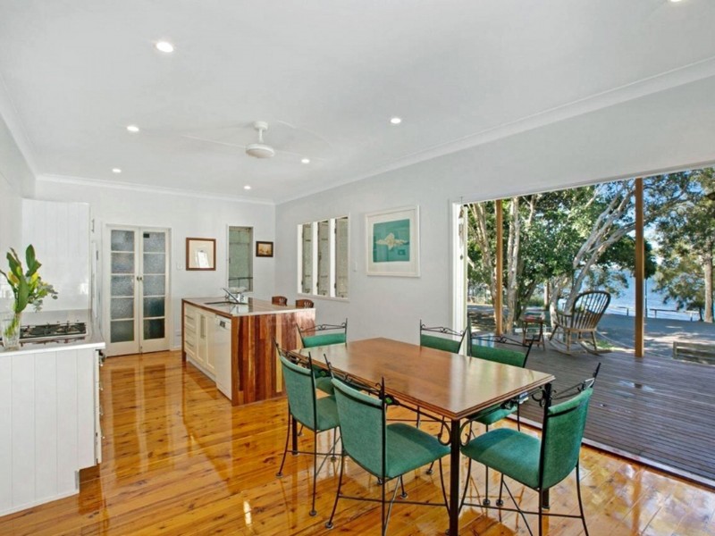 8 Boreen Parade, Boreen Point QLD 4565