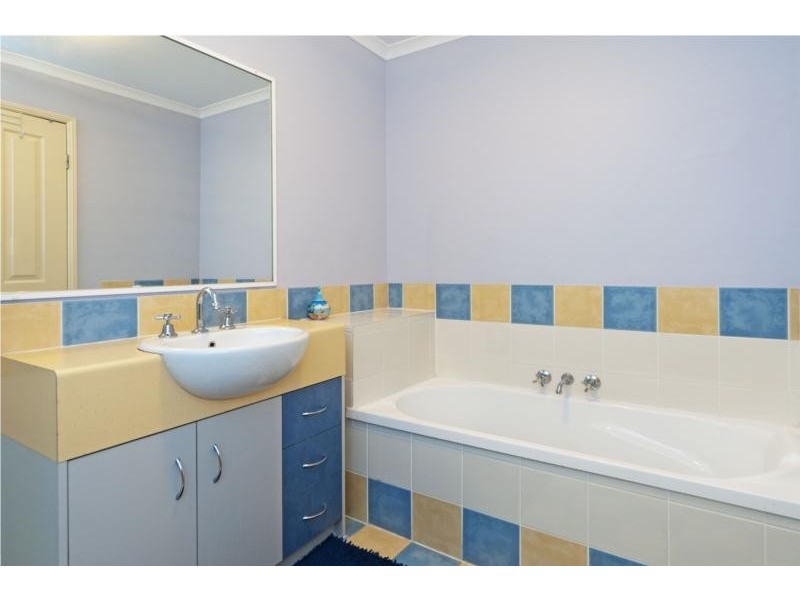 27 215 Creek Road, Mount Gravatt East QLD 4122